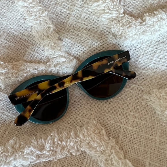 Dolce & Gabbana Sunglasses Tortoise Shell with Teal inside new - Picture 7 of 7